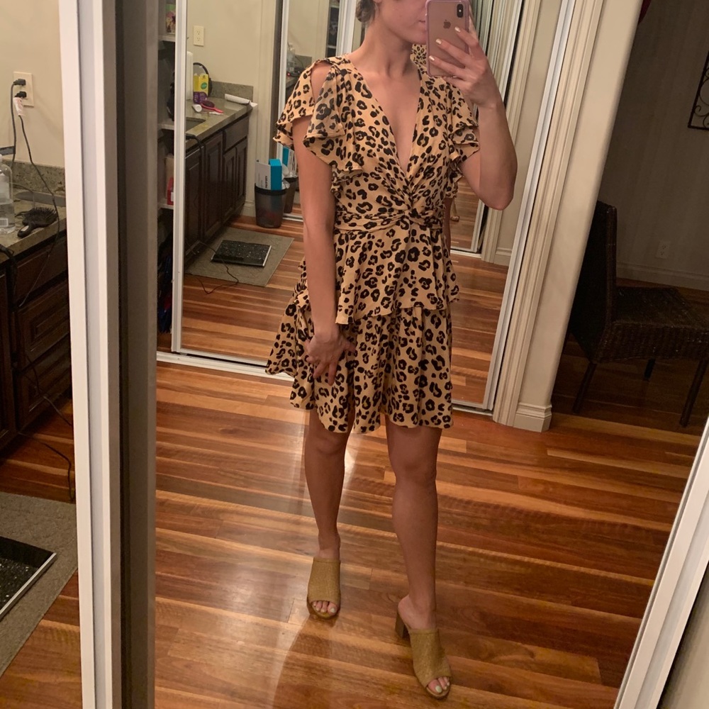 ❌SOLD❌ olivaceous leopard ruffle dress oohlaluxe